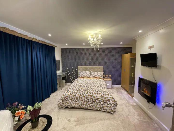 ברנהאם Beautiful Place To Live Near Heathrow Windsor Legoland & Free Parking Onsite מראה חיצוני תמונה
